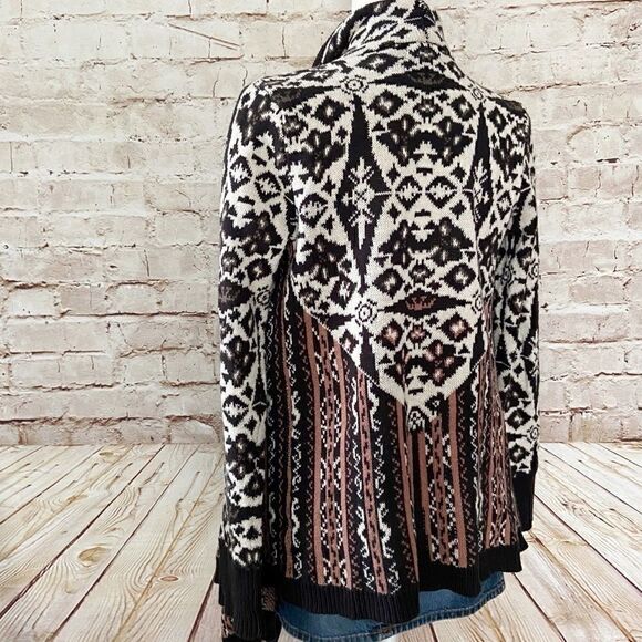 Blu Pepper Aztec cardigan sweater - Picture 2 of 5